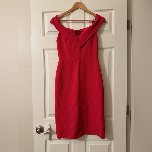 Alice + Olivia Poppy Red Off The Shoulder Fitted Dress - Picture 2 of 4